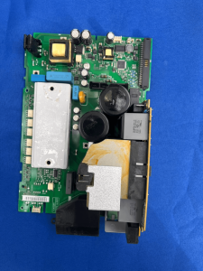 Danfoss 130B6208 board components and connectors