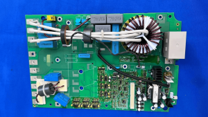 Schneider 16253930112A04 board components and connectors