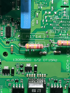 Danfoss 130B6060 board components and connectors